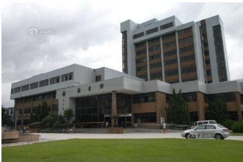 <a  data-cke-saved-href=http://www.51meishu.com/school/75.html href=http://www.51meishu.com/school/75.html target=_blank class=infotextkey>華東師范大學(xué)</a>逸夫樓.jpg