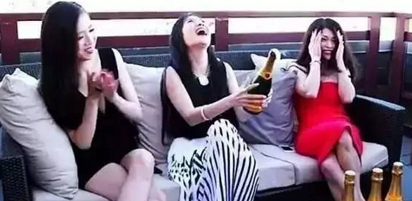 中國留學(xué)生走出華人圈才能“殺出一條血路”