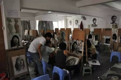 本以為美術生很牛氣，可結果。。。,51美術社